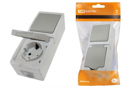 TDM ELECTRIC SQ1803-0011 Блок комбинированный (вертикальный) выключатель 1-кл. + розетка 2П+З с з/ш БКВР IP54 "Вуокса" TDM